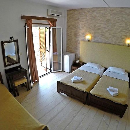 Tina Hotel Дассия Экстерьер фото