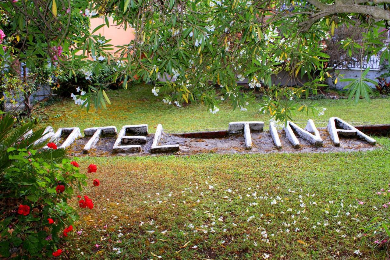 Tina Hotel Дассия Экстерьер фото