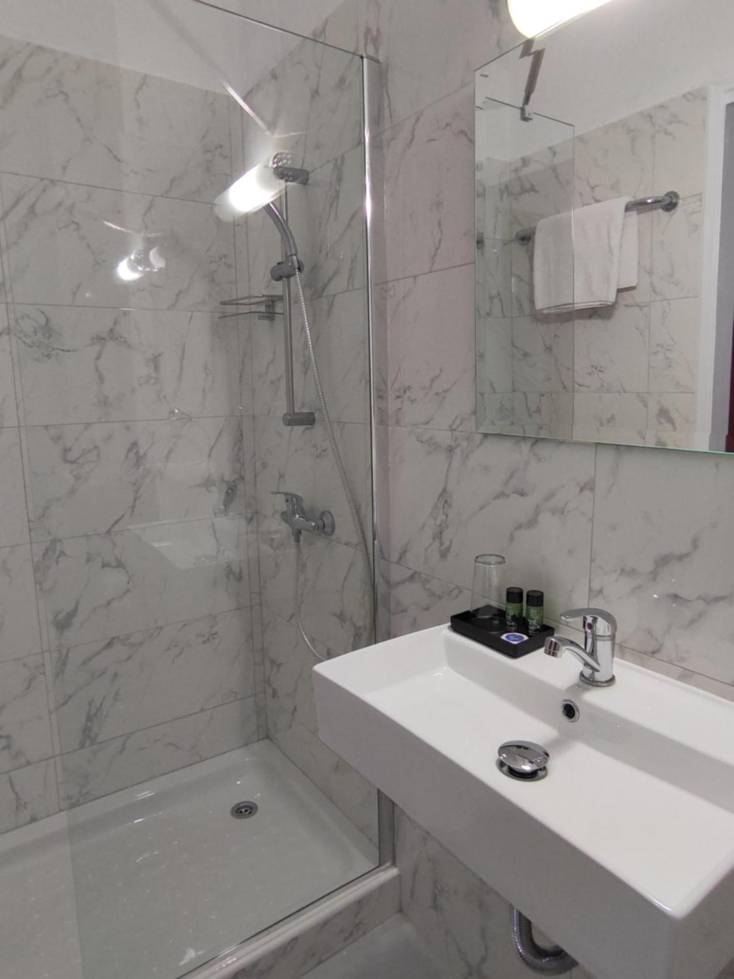 Tina Hotel Дассия Экстерьер фото