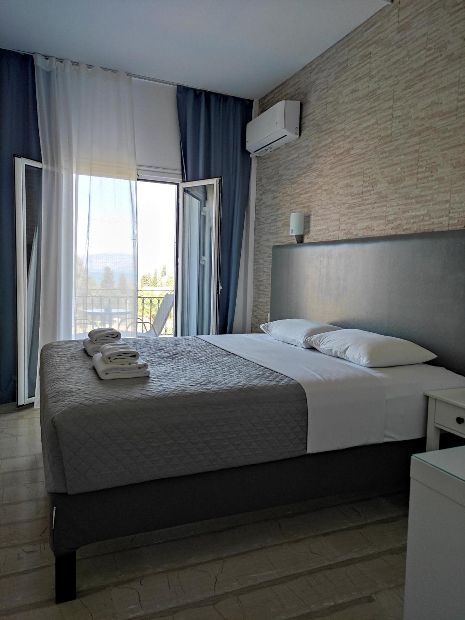 Tina Hotel Дассия Экстерьер фото