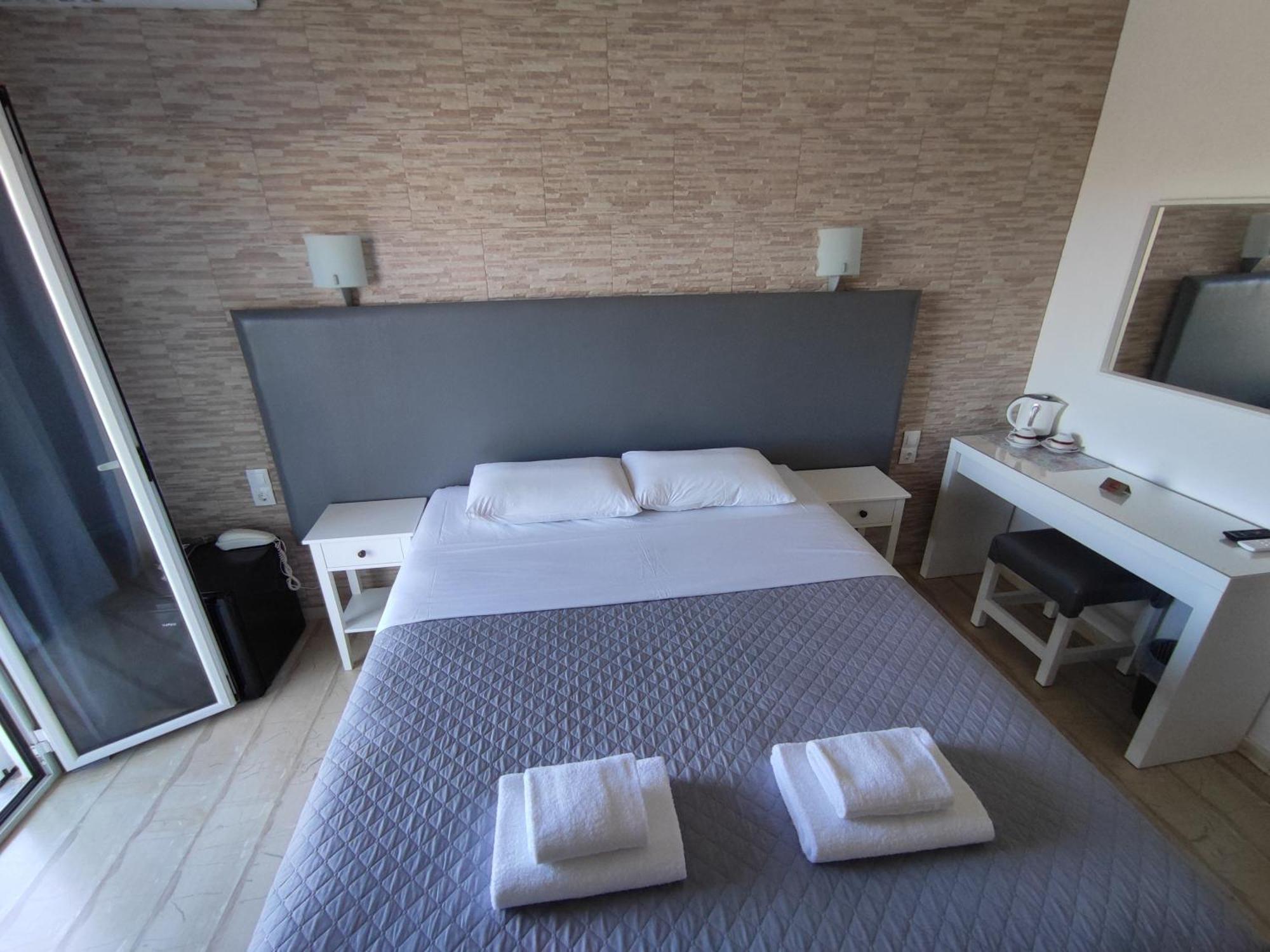 Tina Hotel Дассия Экстерьер фото